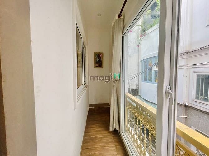 Hình ảnh Studio ban công ngay Phạm Ngọc Thạch full nt chỉ từ 4tr5