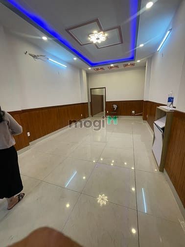 Hình ảnh Cho thuê nhà mặt tiền 2A Hoàng Việt, Phường 4, Tân Bình
