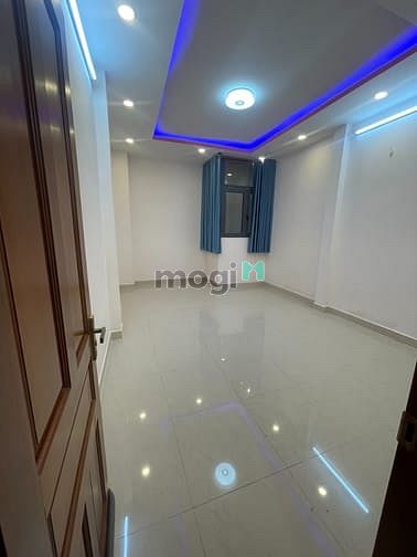 Hình ảnh Cho thuê nhà mặt tiền 2A Hoàng Việt, Phường 4, Tân Bình
