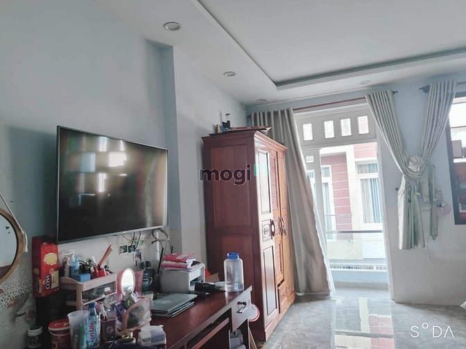 Hình ảnh Bán gấp nhà HXH 4 tầng Quận Bình Tân. 75m2 - 6 tỷ8.
