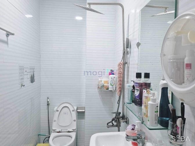 Hình ảnh Bán gấp nhà HXH 4 tầng Quận Bình Tân. 75m2 - 6 tỷ8.