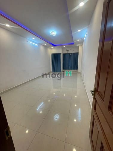 Hình ảnh Cho thuê nhà mặt tiền 2A Hoàng Việt, Phường 4, Tân Bình