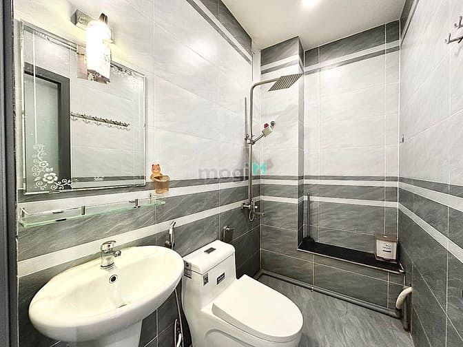 Hình ảnh Cho thuê Căn Hộ Full NT Q1 Ban Công Thoáng Mát