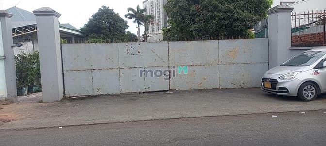 Hình ảnh Ngộp Bank bán gấp lô đất MTKD, 19x43m 100% thổ cư Chỉ 100TR/M2 Trường