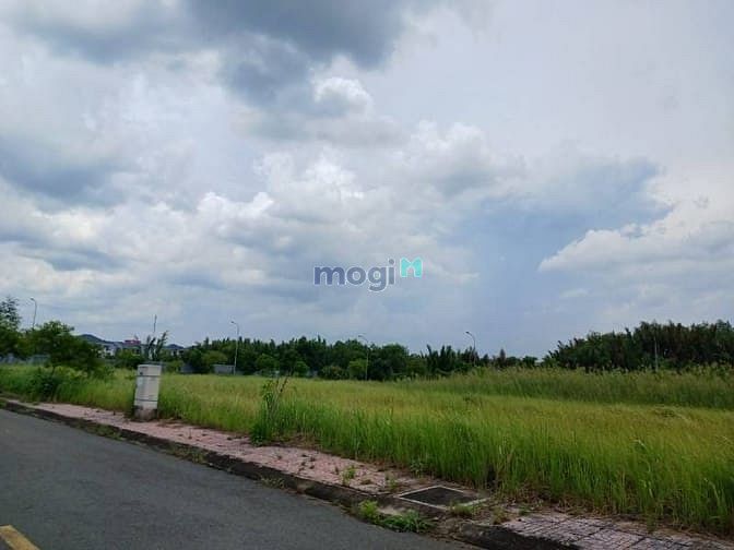 Hình ảnh 25 lô giá ưu đãi đường Nam Hòa, P.Phước Long A, Q.9,80m2/2tỷ250tr,SHR