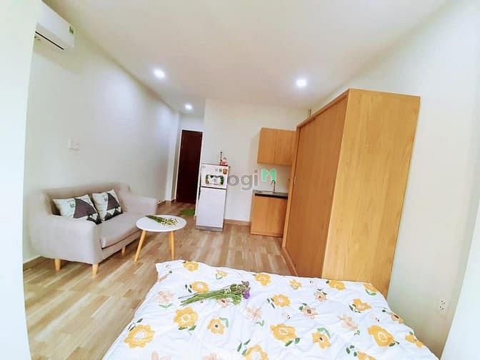 Hình ảnh TÔN THẤT ĐẠM - STUDIO Ban công; view phố Nguyễn Huệ; cạnh tòa Bitexco
