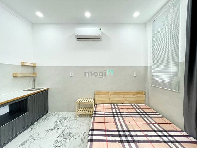 Hình ảnh Cho Thuê Căn Hộ Ban Công Full NT Mới 100% Ngay Tô Hiệu - Hòa Bình