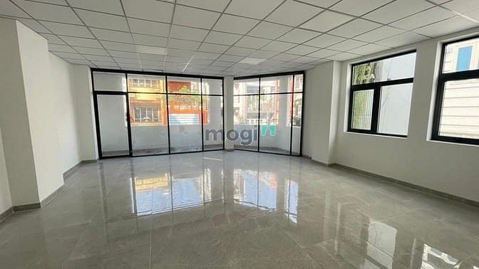 Hình ảnh Cho thuê toà nhà Góc 2MT 38 Trần Khắc Chân Q1