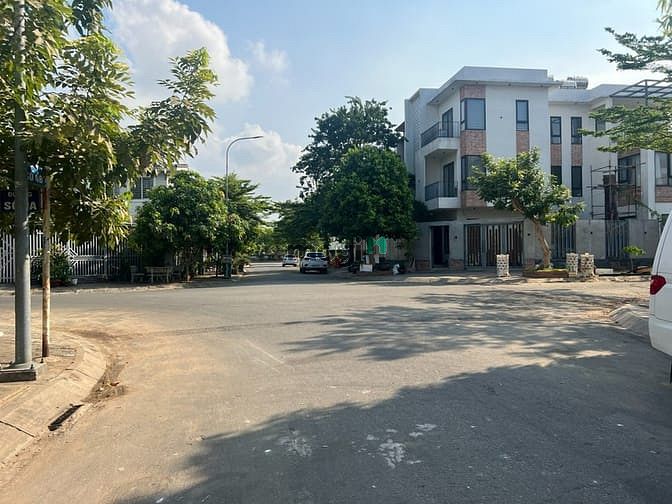 Hình ảnh Gia đình cần bán gấp đất ở đường Ngô Chí Quốc, sau lưng chợ đầu mối
