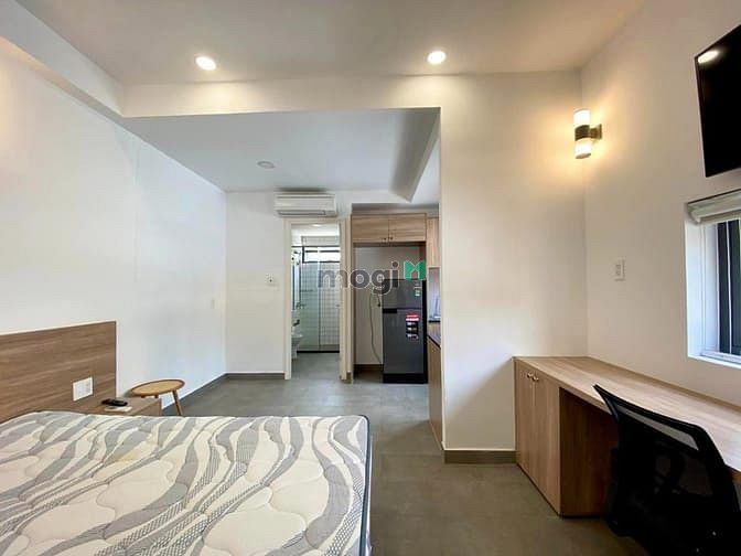 Hình ảnh NGUYỄN THÁI BÌNH | STUDIO Cửa sổ thoáng; thang máy; gần chợ Bến Thành
