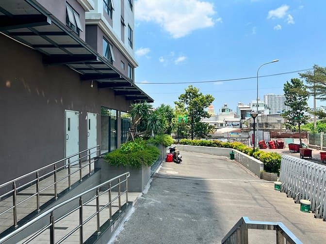 Hình ảnh Bán Shophouse 1 trệt 1 lầu 138m2, đã có sổ hồng, mặt tiền đường