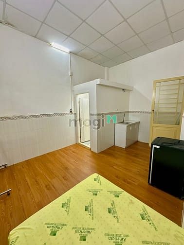Hình ảnh Cho Thuê Căn Hộ Full Nội Thất ngay Ngã Tư Phan Xích Long