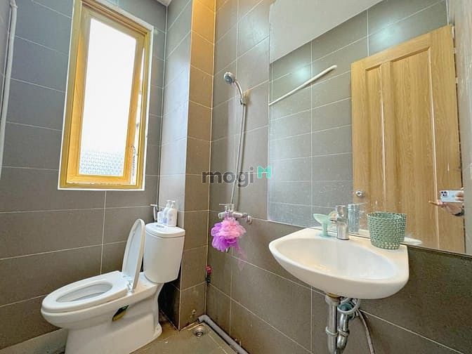 Hình ảnh Mb6623 nạp rút nhanh chóng cho thuê Studio Quận 3 Cửa sổ rộng , ban công thoáng