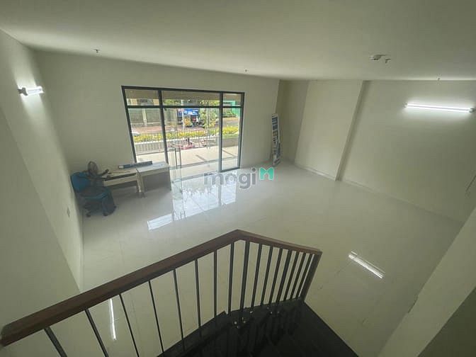 Hình ảnh Bán Shophouse 1 trệt 1 lầu 138m2, đã có sổ hồng, mặt tiền đường