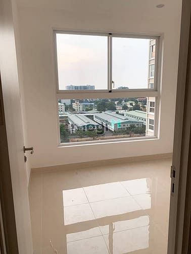 Hình ảnh Cần cho thuê Oriental Plaza 77m2,2PN, 2WC Nội thất cơ bản, ở liền