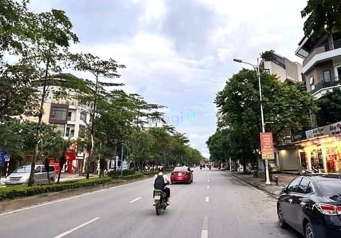 Hình ảnh HOT! NHẤT! 36m2 đất MP Cổ Linh, MT4.8m, mặt sau ô tô, chỉ 9.9 tỷ.