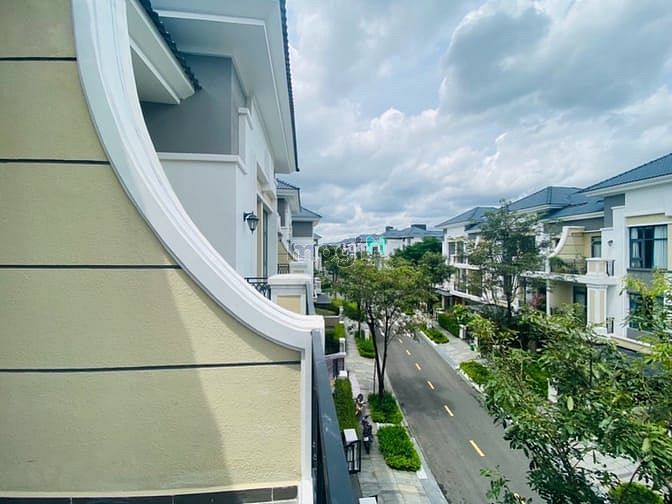Hình ảnh BIỆT THỰ Verosa- Khang Điền - Phú Hữu- Hoàn Công Chuẩn
