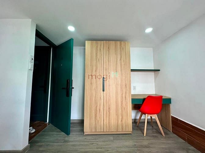 Hình ảnh Trống Sẵn Căn Hộ Nội Thất Mới Có Cửa Sổ Lớn Thoáng Mát Q.Tân Bình