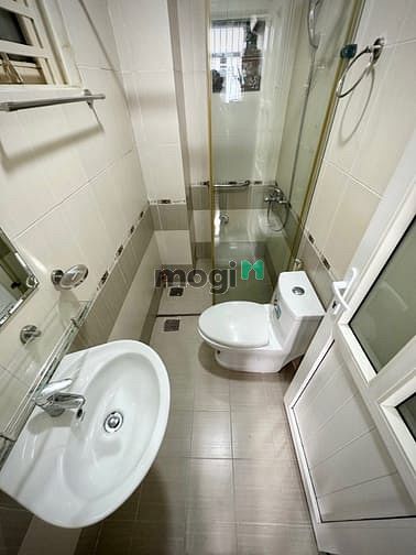 Hình ảnh Trống Sẵn Căn Hộ Nội Thất Mới Có Cửa Sổ Lớn Thoáng Mát Q.Tân Bình