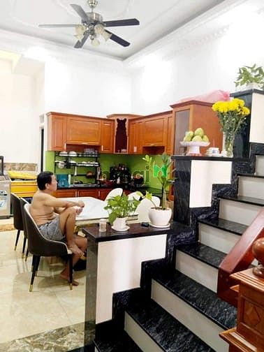 Hình ảnh Biệt thự sát MT ĐHT 40 ngang 9,2 dài 14 đẹp thoáng 11 tỷ