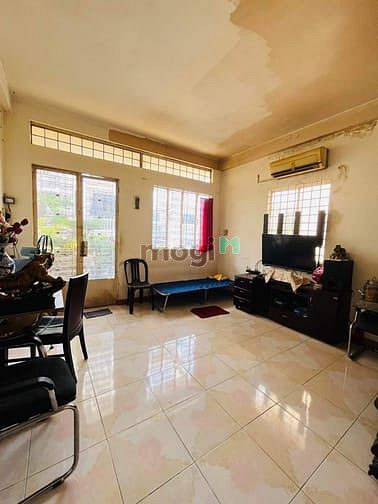 Hình ảnh Biệt thự sát MT ĐHT 40 ngang 9,2 dài 14 đẹp thoáng 11 tỷ