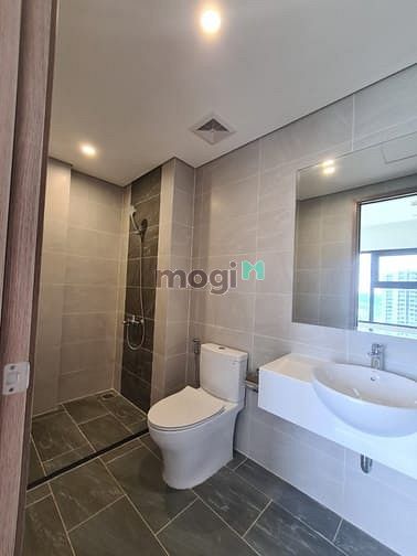 Hình ảnh Cho thuê căn 2PN2WC giá thuê 6 Triệu nội thất có Bếp, Rèm, Máy lạnh
