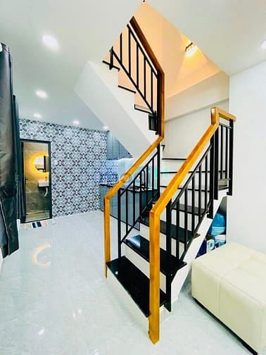 Hình ảnh SIÊU PHẨM PHAN VĂN TRỊ - Nội thất xinh xắn - Sát mặt tiền.