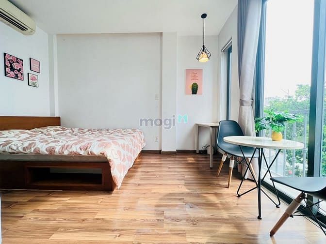 Hình ảnh Cho thuê studio ban công siêu thoáng  trung tâm Quận 1
