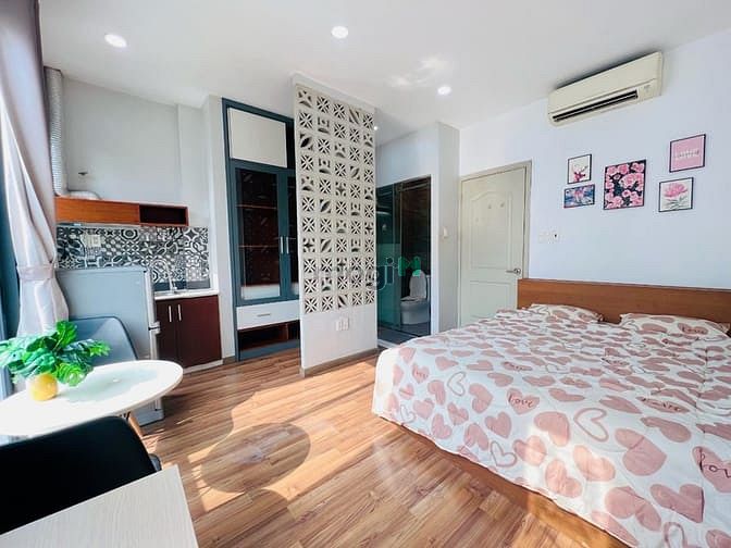 Hình ảnh Cho thuê studio ban công siêu thoáng  trung tâm Quận 1