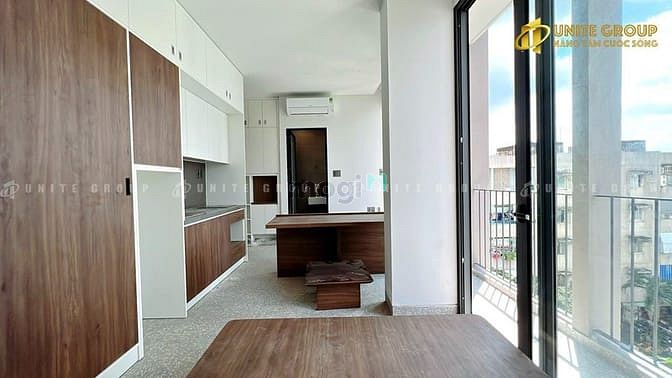 Hình ảnh Ban công 40M2 mặt tiền Bùi Thị Xuân Nội Thất gỗ cao cấp Quận Tân Bình.