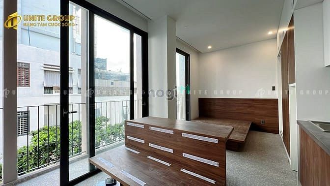 Hình ảnh Ban công 40M2 mặt tiền Bùi Thị Xuân Nội Thất gỗ cao cấp Quận Tân Bình.