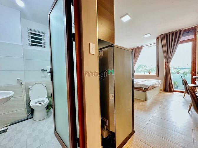 Hình ảnh Cho Thuê Căn Hộ Dịch Vụ Studio Cửa Sổ gần trường Đại học Văn Lang