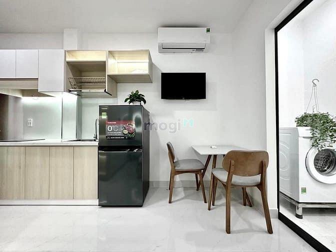 Hình ảnh Căn Hộ Studio Ban Công Lớn Full Nội Thất Ở Lê Văn Sỹ Giáp Phú Nhuận Q3