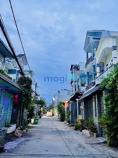 Hình ảnh Bán gấp nhà Bình Tân Hẻm Xe Hơi 70M2 Chỉ 3.7tỷ