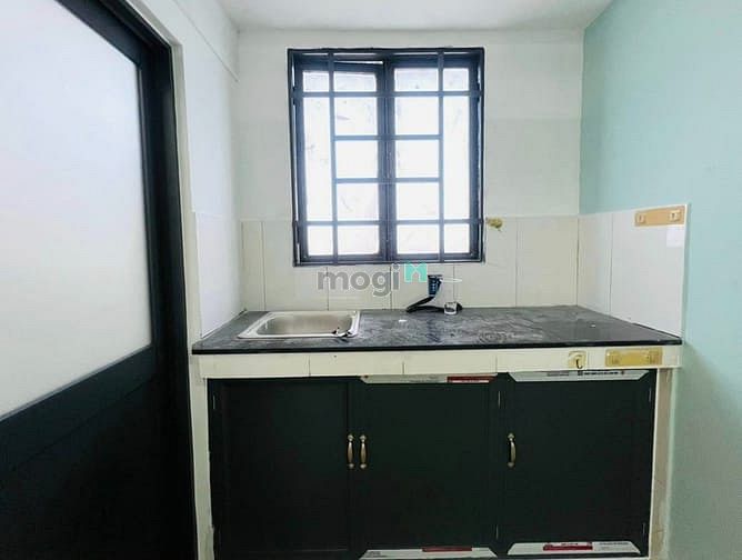 Hình ảnh Cho thuê Duplex full nội thất ngay Ga Sài Gòn có cửa sổ