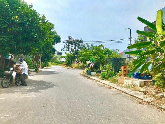 Hình ảnh Chuyển nhượng lô đất đẹp đường Hoàng Minh Giám