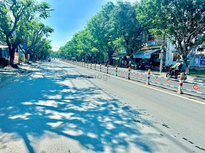 Hình ảnh Bán gấp đất sổ riêng thổ cư 100% 1 sẹc đường Huỳnh Văn Nghệ