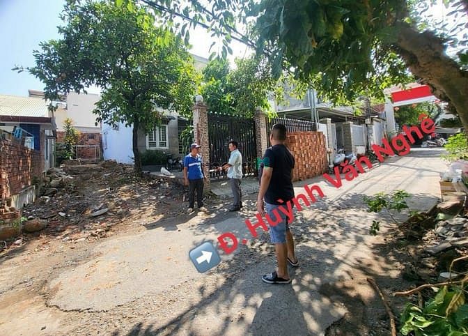 Hình ảnh Bán gấp đất sổ riêng thổ cư 100% 1 sẹc đường Huỳnh Văn Nghệ