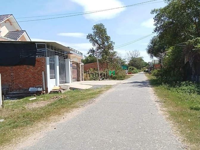 Hình ảnh NGỘP VỐN KD bán gấp đất 340m2 MTĐ Phạm Văn Chèo, gần THCS thị trấn SHR