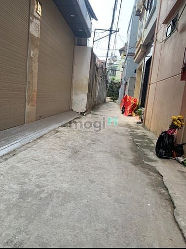 Hình ảnh BÁN ĐẤT THỔ CƯ tại phố trạm long biên 40m2 nhỉnh 4 tỷ
