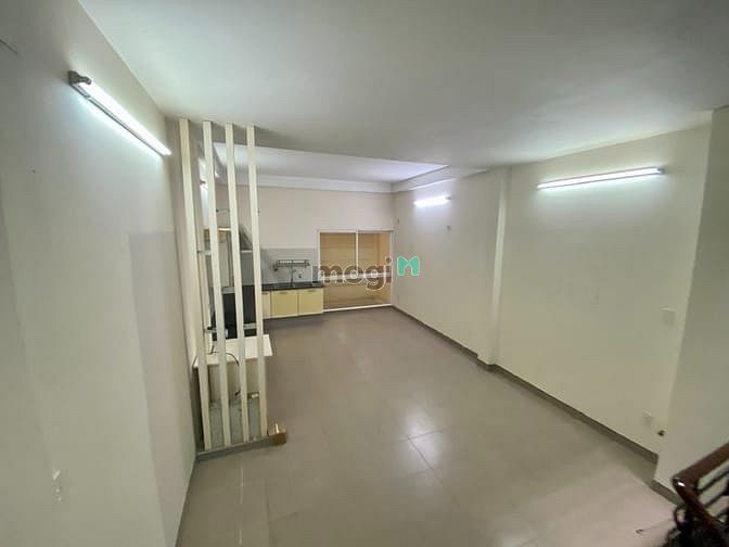 Hình ảnh Nguyên Căn 5 Tầng MẶT TIỀN D5 P25 BÌNH THẠNH
