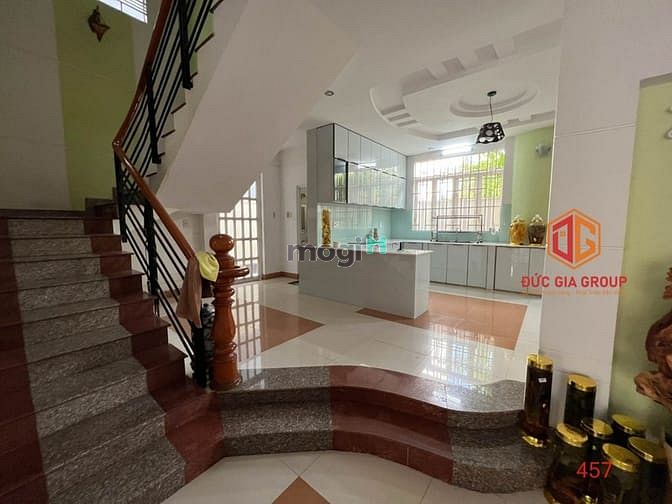 Hình ảnh Cho thuê biệt thự sân vườn 200m2 4PN gần chợ Bửu Long, Biên Hòa