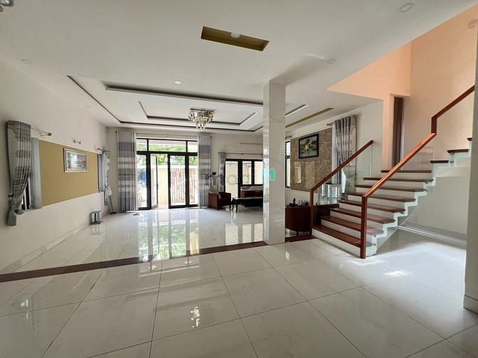 Hình ảnh Cho thuê nhà 2,5 tầng 200m2 đường Lê Ấm, Hoà Xuân
