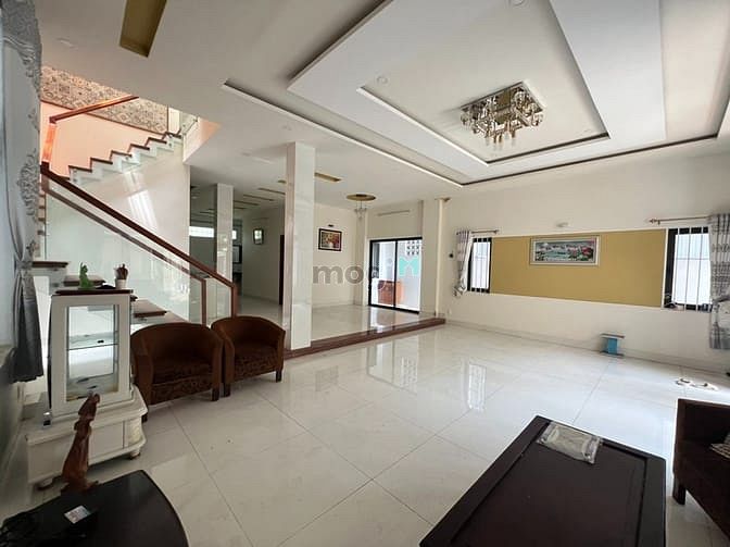 Hình ảnh Cho thuê nhà 2,5 tầng 200m2 đường Lê Ấm, Hoà Xuân