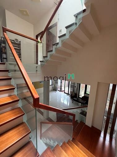 Hình ảnh Cho thuê nhà 2,5 tầng 200m2 đường Lê Ấm, Hoà Xuân