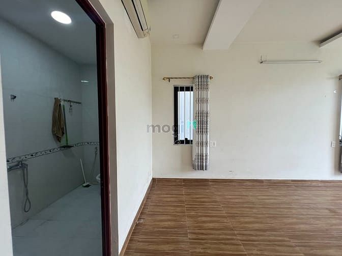Hình ảnh Cho thuê nhà 2,5 tầng 200m2 đường Lê Ấm, Hoà Xuân