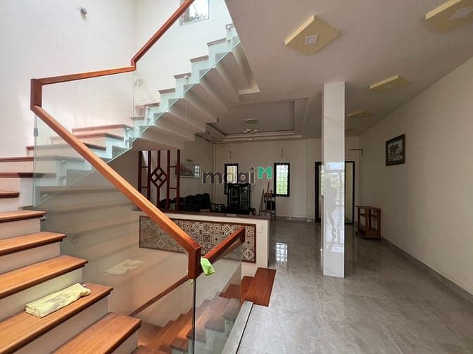 Hình ảnh Cho thuê nhà 2,5 tầng 200m2 đường Lê Ấm, Hoà Xuân