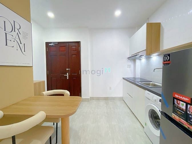 Hình ảnh CHDV MỚI 100% - GIÁP QUẬN 1 - Có sân thượng chill