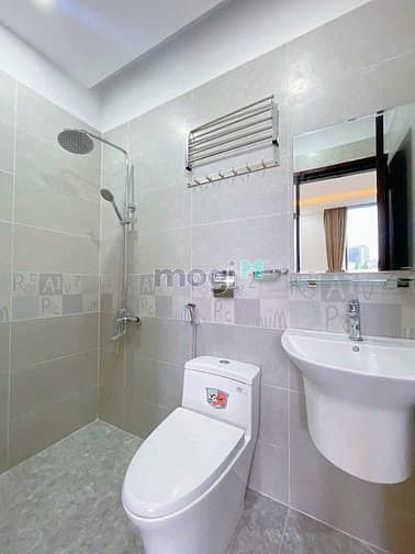 Hình ảnh 2pn full nội thất có bancon, vào ở liền được