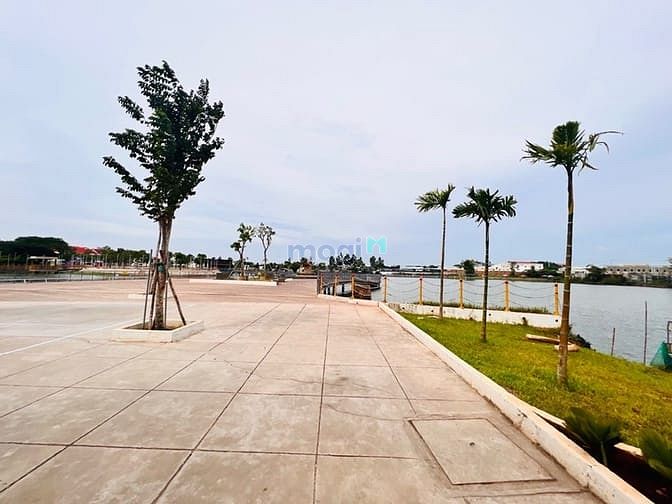 Hình ảnh Cực Hiếm Lô Biệt Thự View Công Viên Sinh Thái Hóc Môn 10x34m 16.5 Tỷ